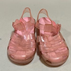 Used toddler girl Old Navy pink jelly sandals